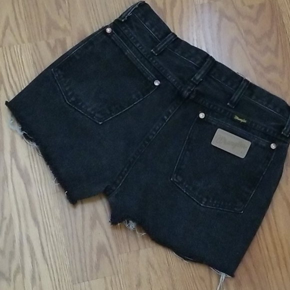 Vgt high waisted Cutoffs wranglers size 31 - Picture 2 of 8